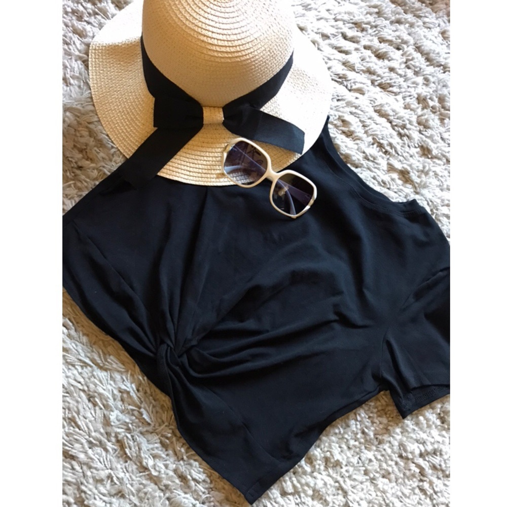 NWOT Black twisted front crop T-shirt